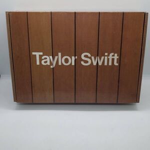 Taylor Swift New In Box Meet Me At Midnight Clock